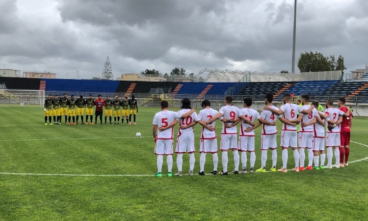 Minuto di raccoglimento in memoria dell’arbitro Daniele De Santis