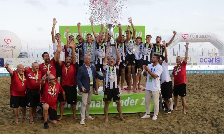 Viareggio capitale tricolore del Beach Soccer. Vittoria per 2-1 su un grande Icierre Lamezia 